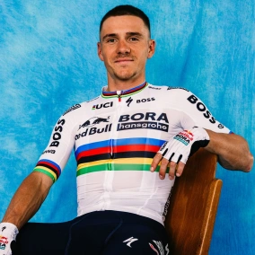 Найгучніші дебюти, битва поколінь та старт сезону класик. Зустрічаємо новий сезон велоспорту!