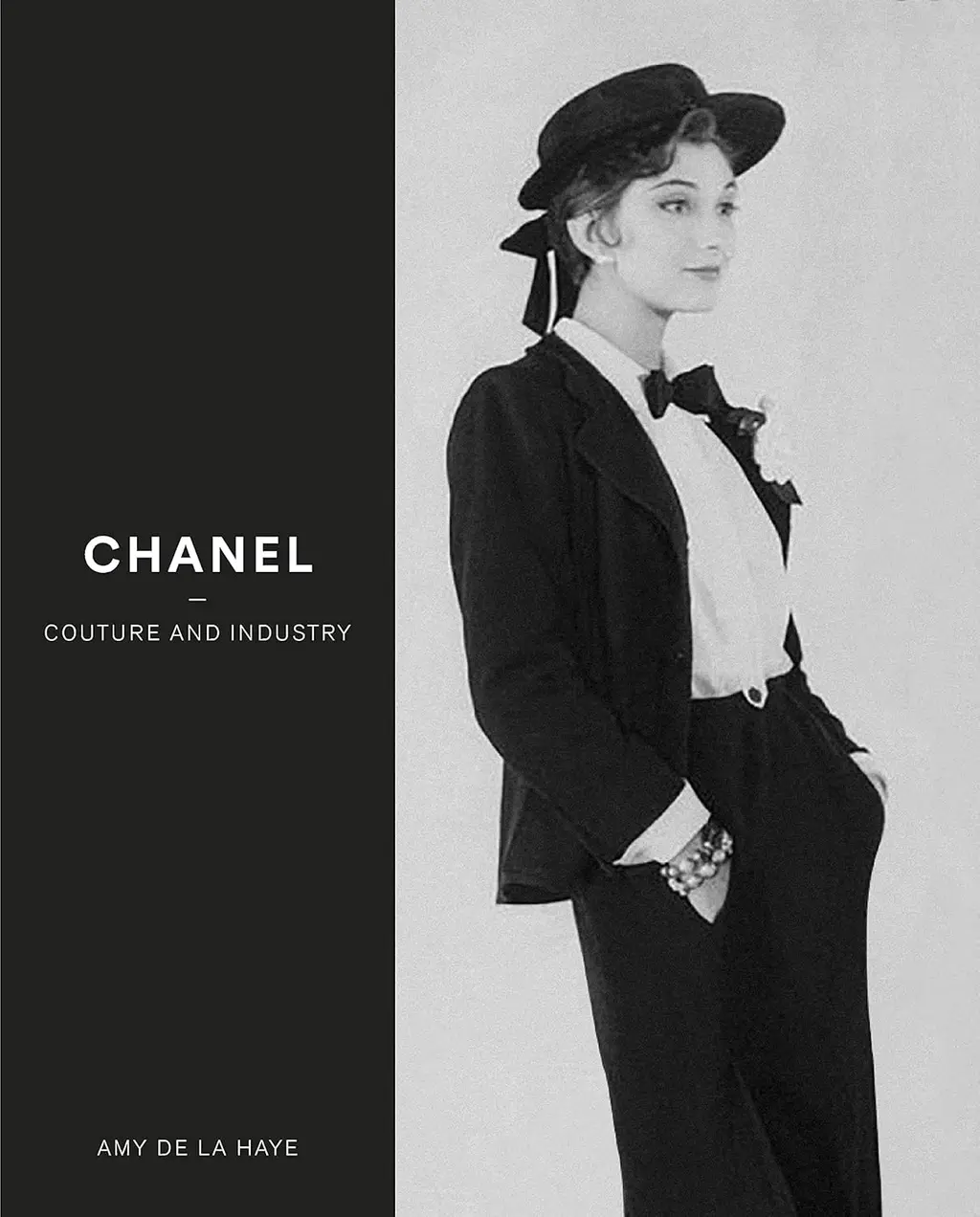 Обкладинка "Chanel: Couture and Industry"