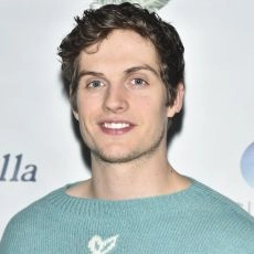 Daniel Sharman