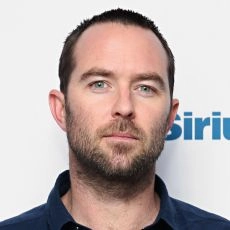 Sullivan Stapleton