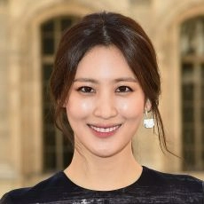Claudia Kim