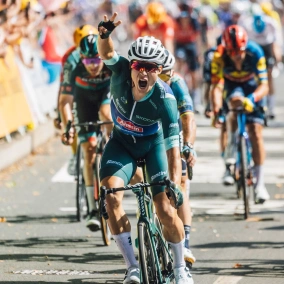 Погачар перехоплює ініциативу, Філіпсен бере зелену майку. Підсумки першого тижня Тур де Франс | Тандем