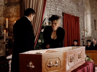 Чотири похорони та одне весілля