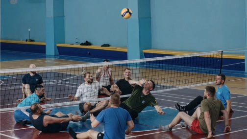 Всеукраїнські змагання з волейболу сидячи серед ветеранів/ок